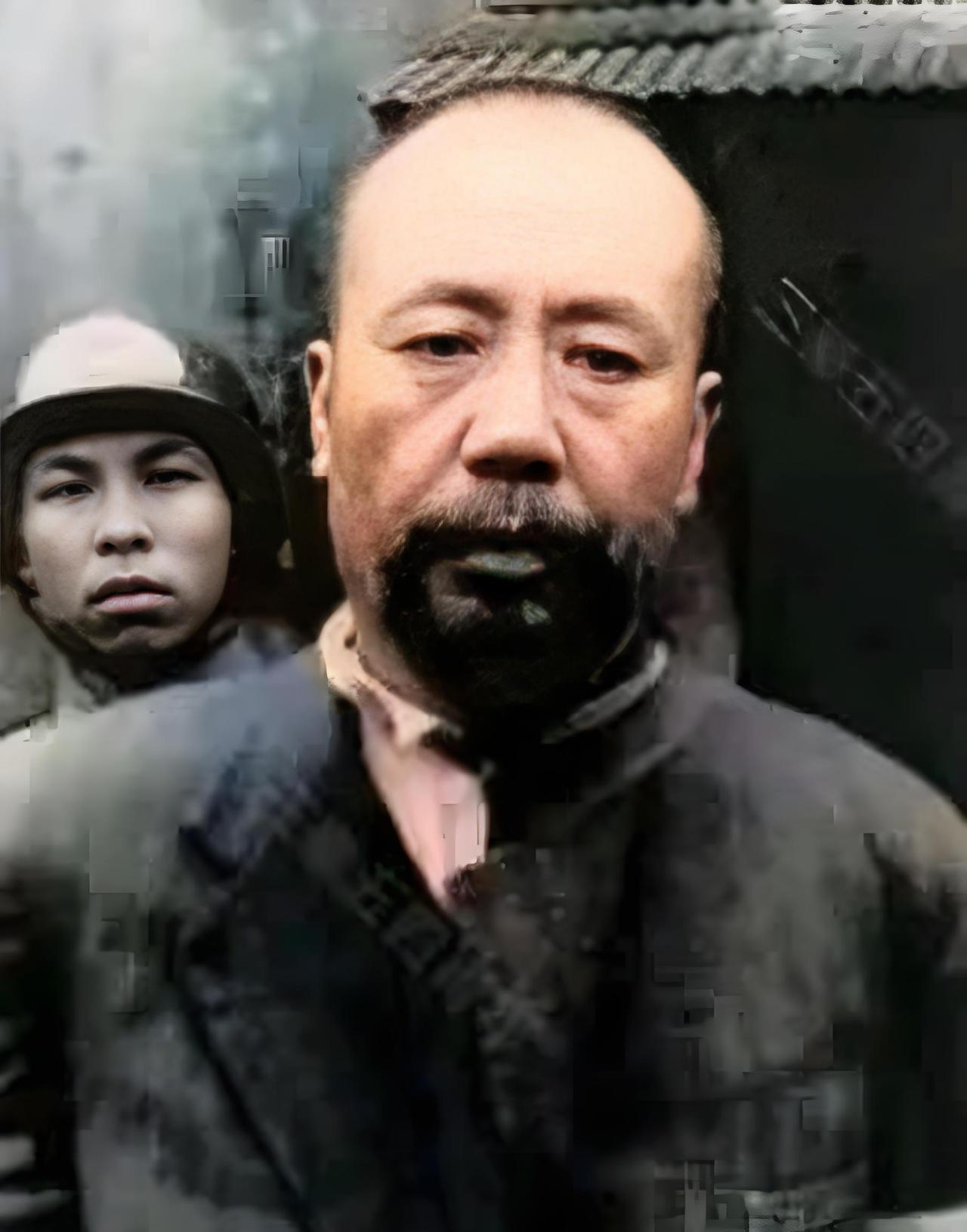 这是陈宝仓烈士在台湾就义前留下的珍贵照片，他是抗日名将，“吴石将军案”中没有提到