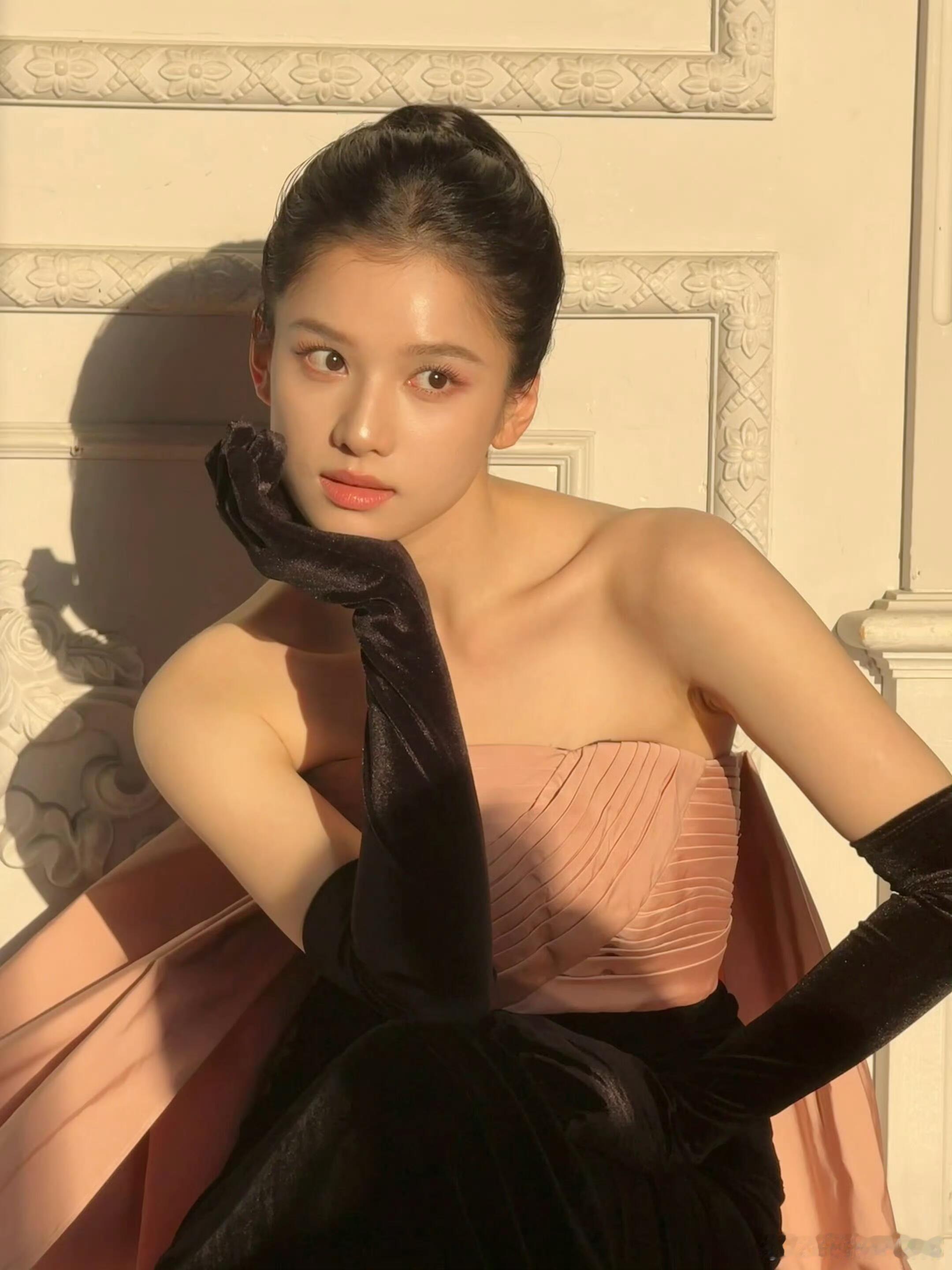 这居然是张婧仪黑图黑不了一点，纯天然真公主才长这样！