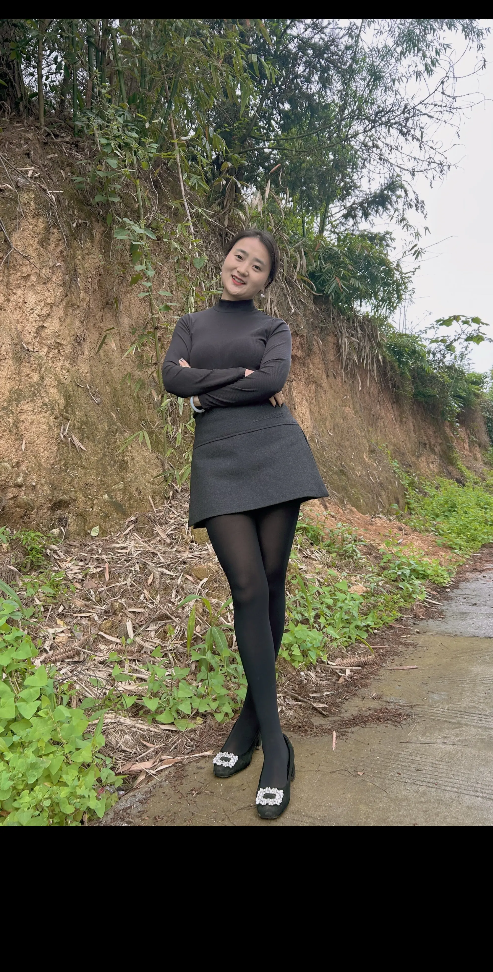 余生不求事事圆满，但求内心安然。看淡得失，随缘聚散，心宽，路就宽。