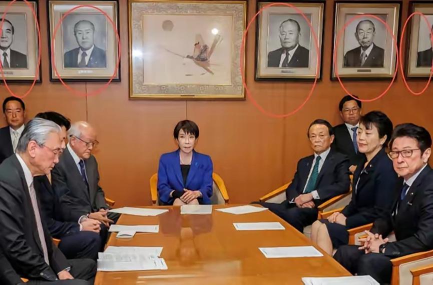 有网友说，那些现在投票给高市早苗的日本人，就像4年前投票给泽连斯基的乌克兰人一样