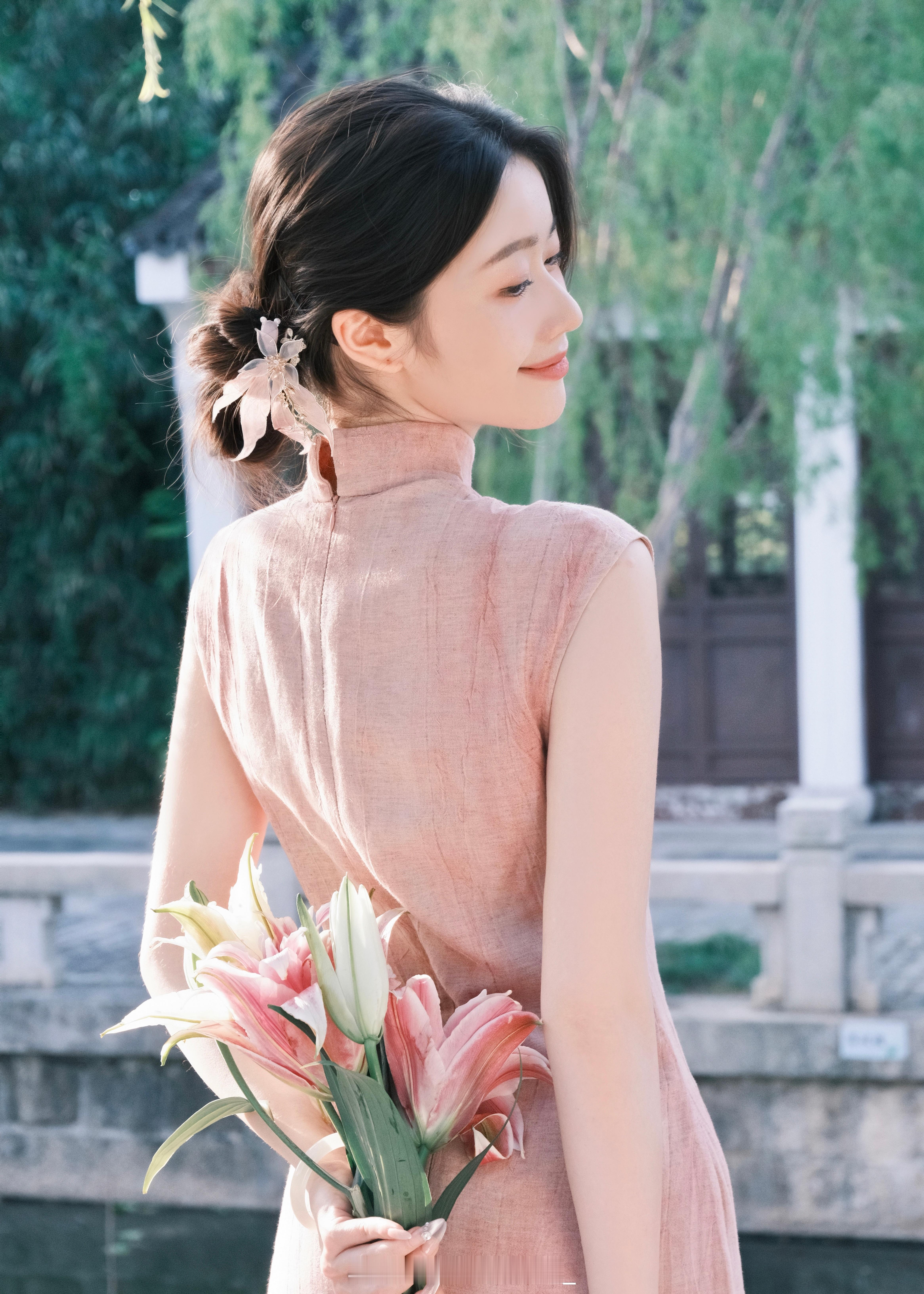 “风吹百合香”🌸​​​