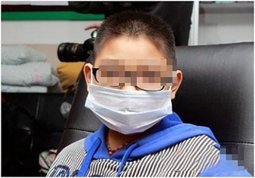 9岁肾综男童因病每天挨饿, 医生说: 得了这病节食只是开始