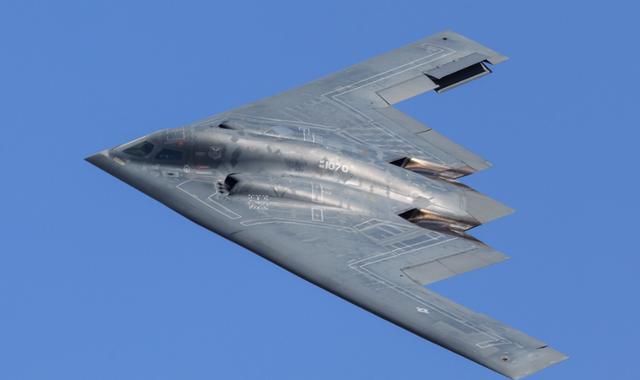 现在中美的军事差距到底有多少？就说一件事，美国F22出过最难的任务，就是打一个中