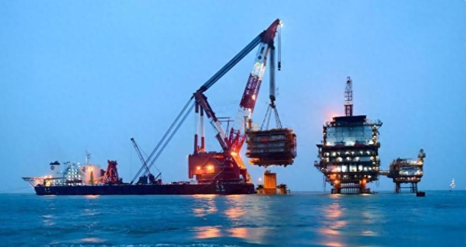 货轮纷纷撤掉巴拿马国旗，这下轮到美国不爽了！短短半个月，中国港口对巴拿马籍船