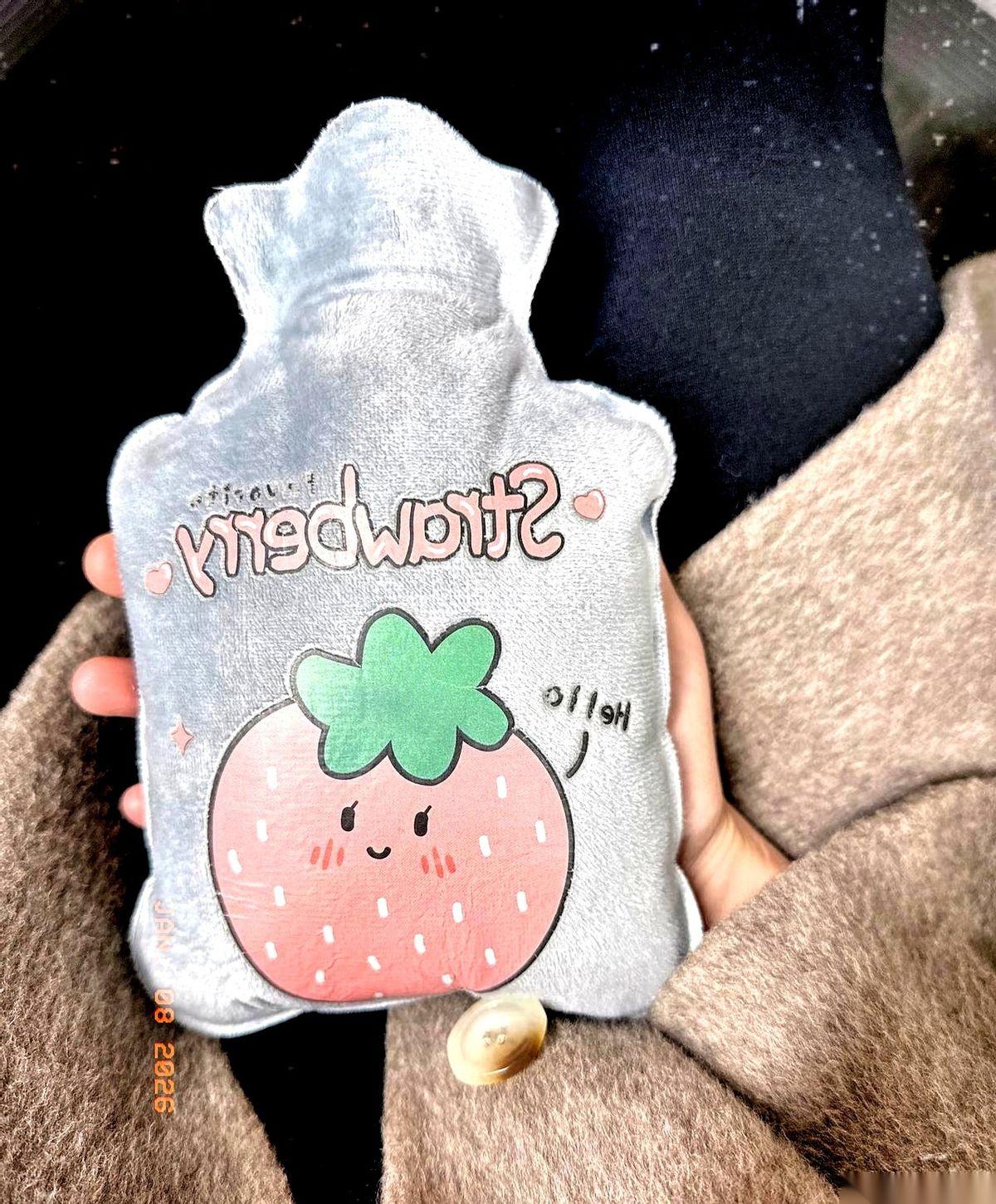 离谱，真的离谱。我多年的失眠，居然被一个热水袋给干趴下了。就昨晚，临睡前抱着