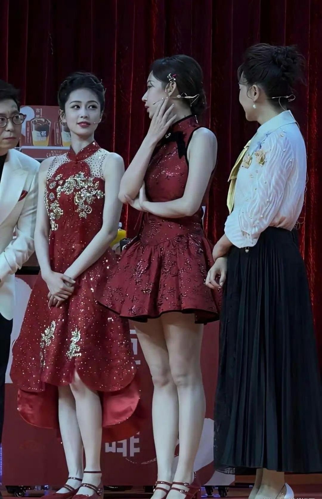 这才明星的腿，原相机直出，无美颜无拉长