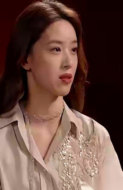 十几年过去了，章泽天单靠“跳拉拉队”保送清华的传闻，还在各大评论区里挂着。但这事有个最显眼的漏洞：当