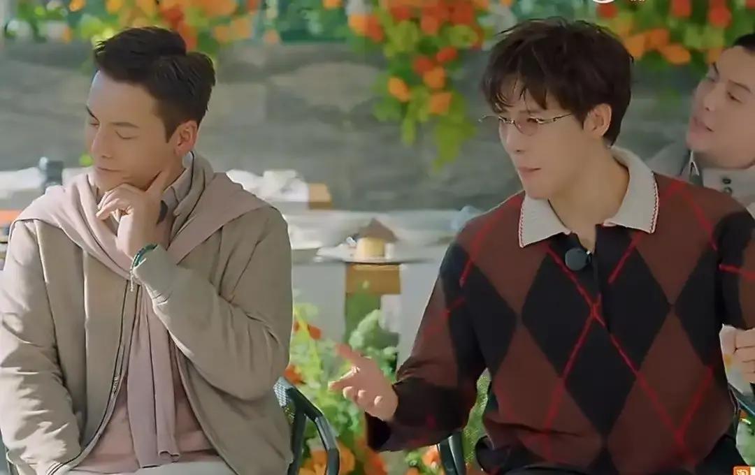 王安宇在棚里嘴一滑，把陈伟霆儿子小名安仔喊了出来，现场瞬间安静三秒。陈伟霆愣完