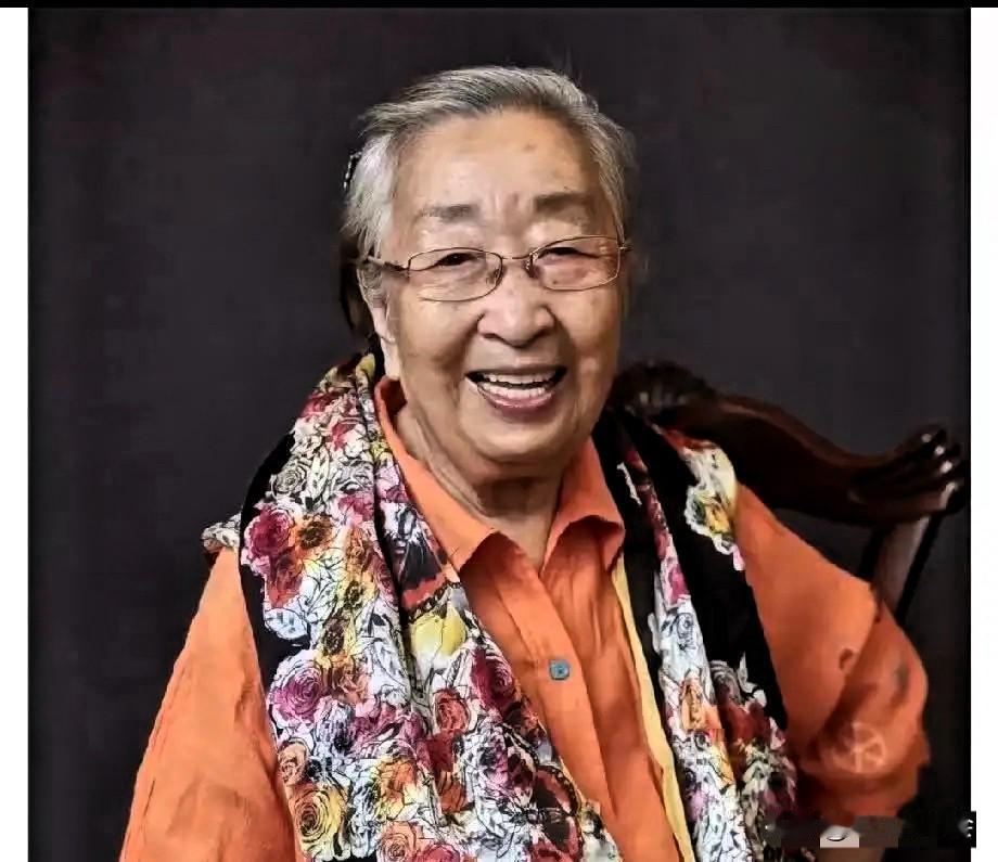 开始有点理解，什么叫"一个时代在谢幕"了。​9月24日，游本昌走了。10月
