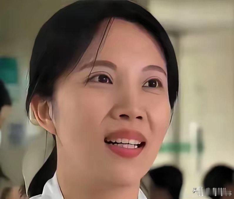 刚刚查了一下李梦旖，不查不知道，原来​这位来自广东的护士，前几天发生在南京南站的