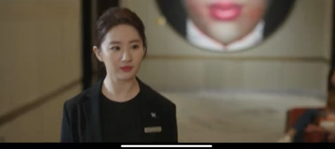 现在想想，从2005年的赵灵儿到2023年的赵盼儿，刘亦菲被喊了快20年“神仙姐