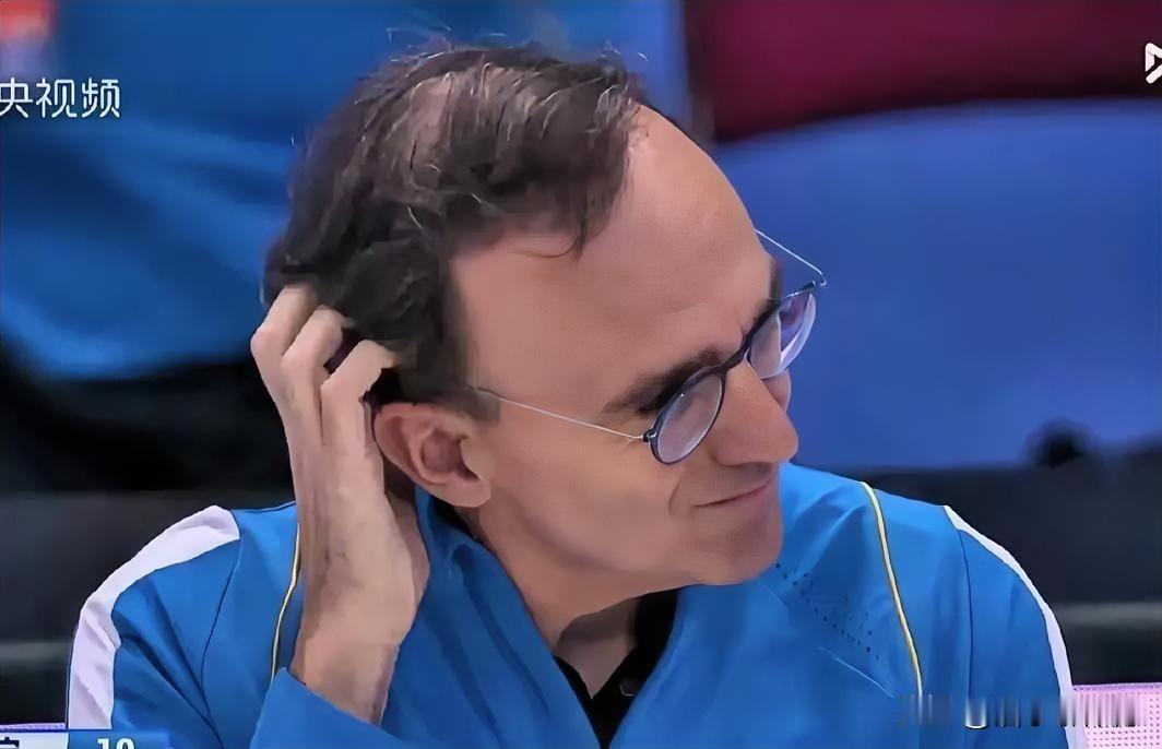 这比赛打的，辽宁队教练乌戈都不知道怎么指挥了。全运会u22男篮八强战，辽宁对阵