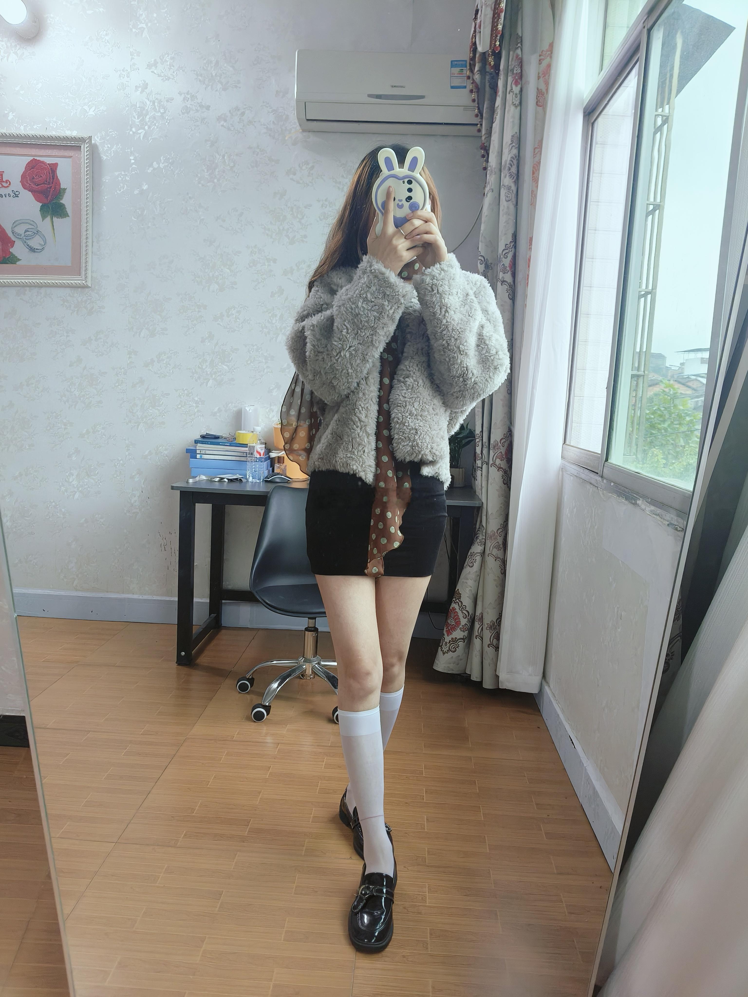 腿长两米，镜子都装不下我啦！(老图新发)