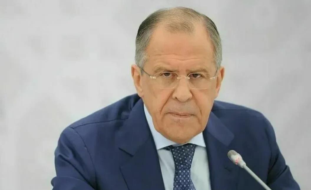 【普京与叙利亚过渡时期总统艾哈迈德·沙拉进行电话交谈】2月12日，克里姆林宫