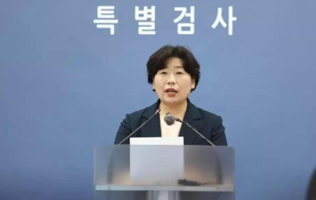 15日下午韩国内乱特检组再次召开记者会，就前总统尹锡悦两次拒不应传一事表态：不仅