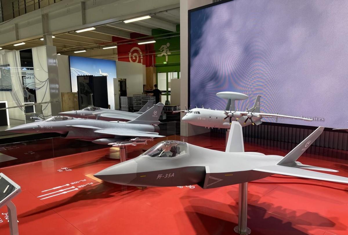 F35真正对手来了！中国新一代大杀器亮相巴黎，美军眼睛都看直了巴黎航展炸出大新
