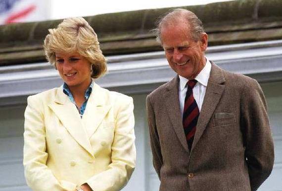 有一说一，英王室这两位主角，颜值和气质是真的“绝”！不管是菲利普亲王，还是戴安