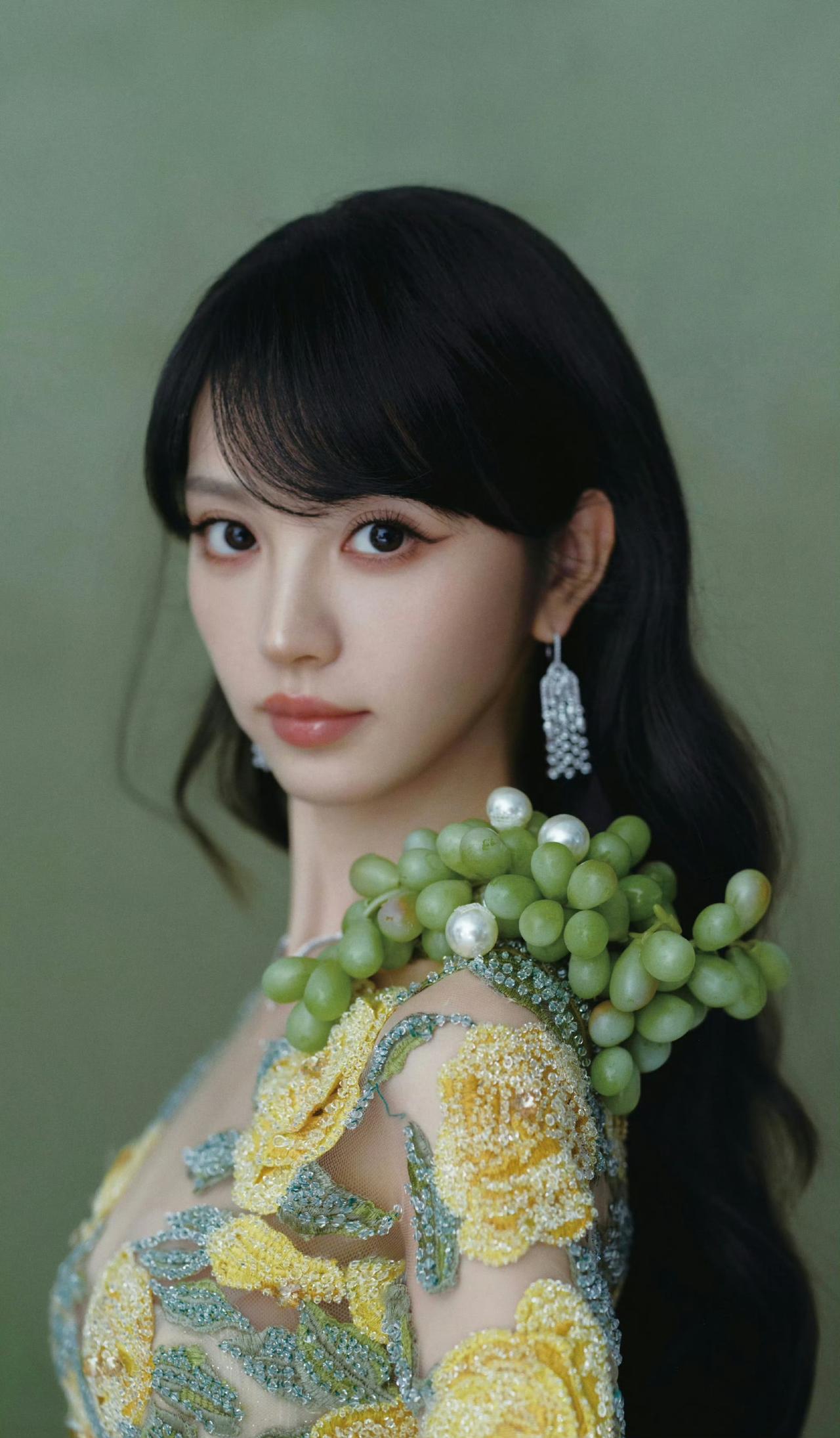 田曦薇圆润饱满