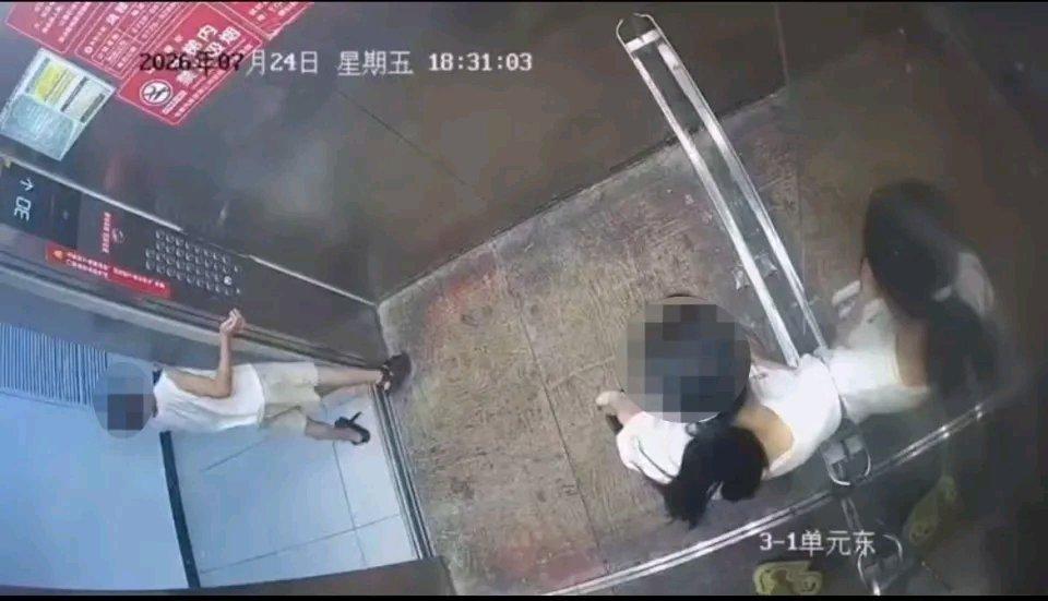 20岁云南女孩小怡的事儿太让人揪心了。她和男友在嘉兴打工，两人网上打游戏认识，在