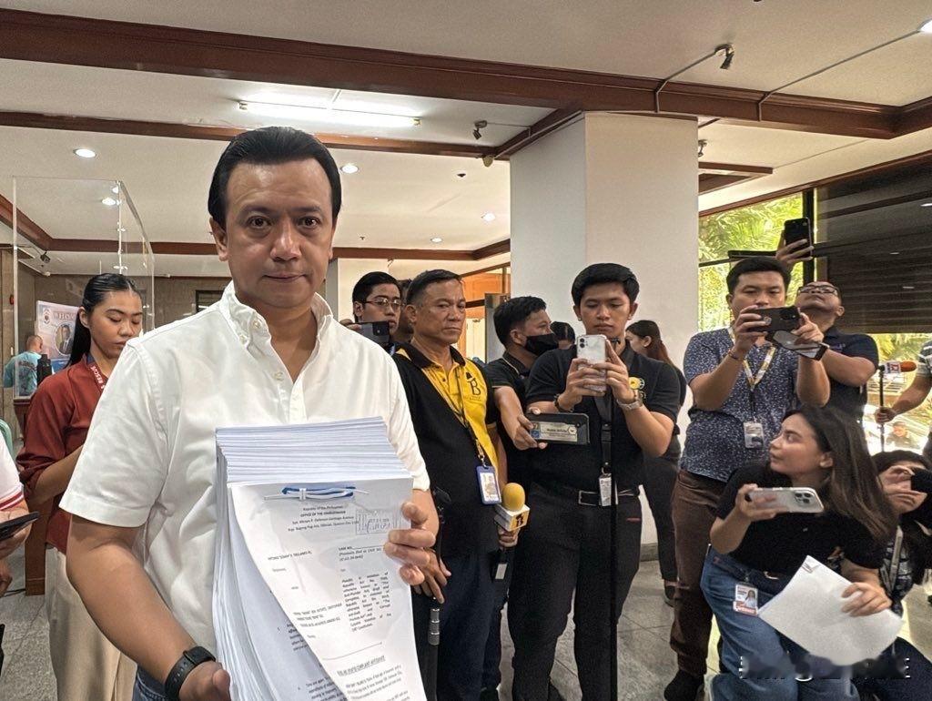 周二，菲律宾前参议员安东尼奥·特里兰尼斯四世向监察员办公室提起申诉，指控前总统罗