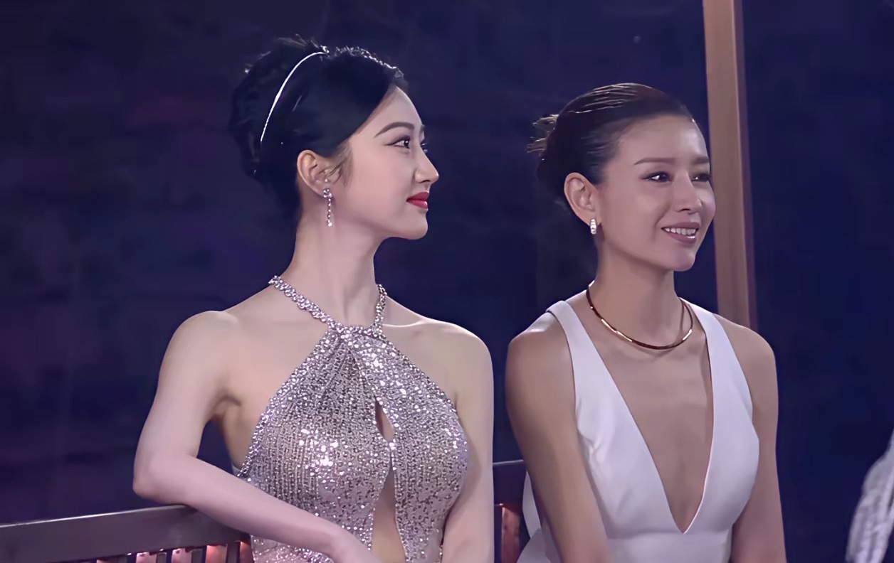 看看景甜和董洁的合影就知道为什么景甜被称为人间富贵花了！​​​