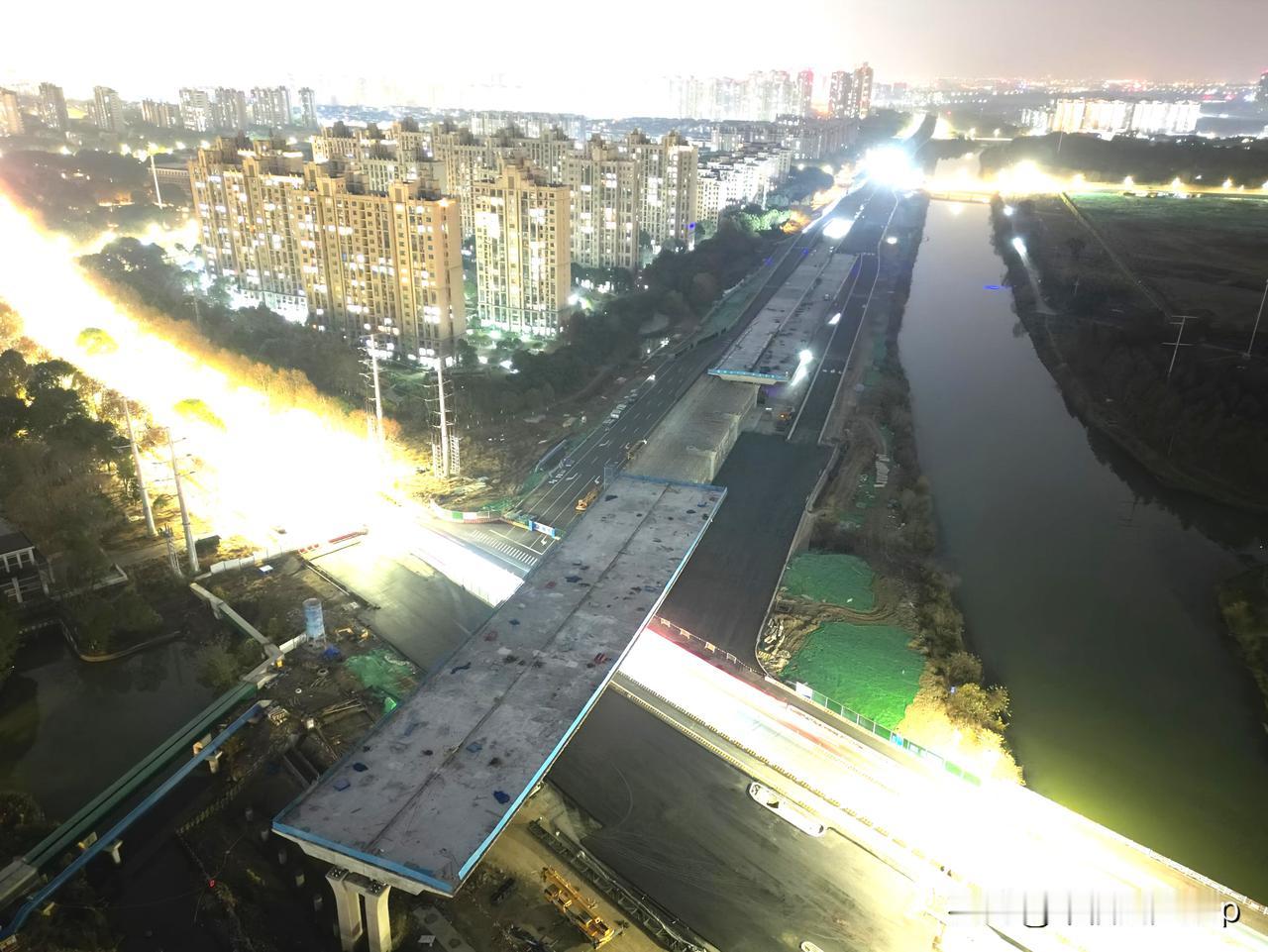 张家港精神再现!!!团结拼搏，负重奋进，自加压力，敢于争先!用在在建西二环高