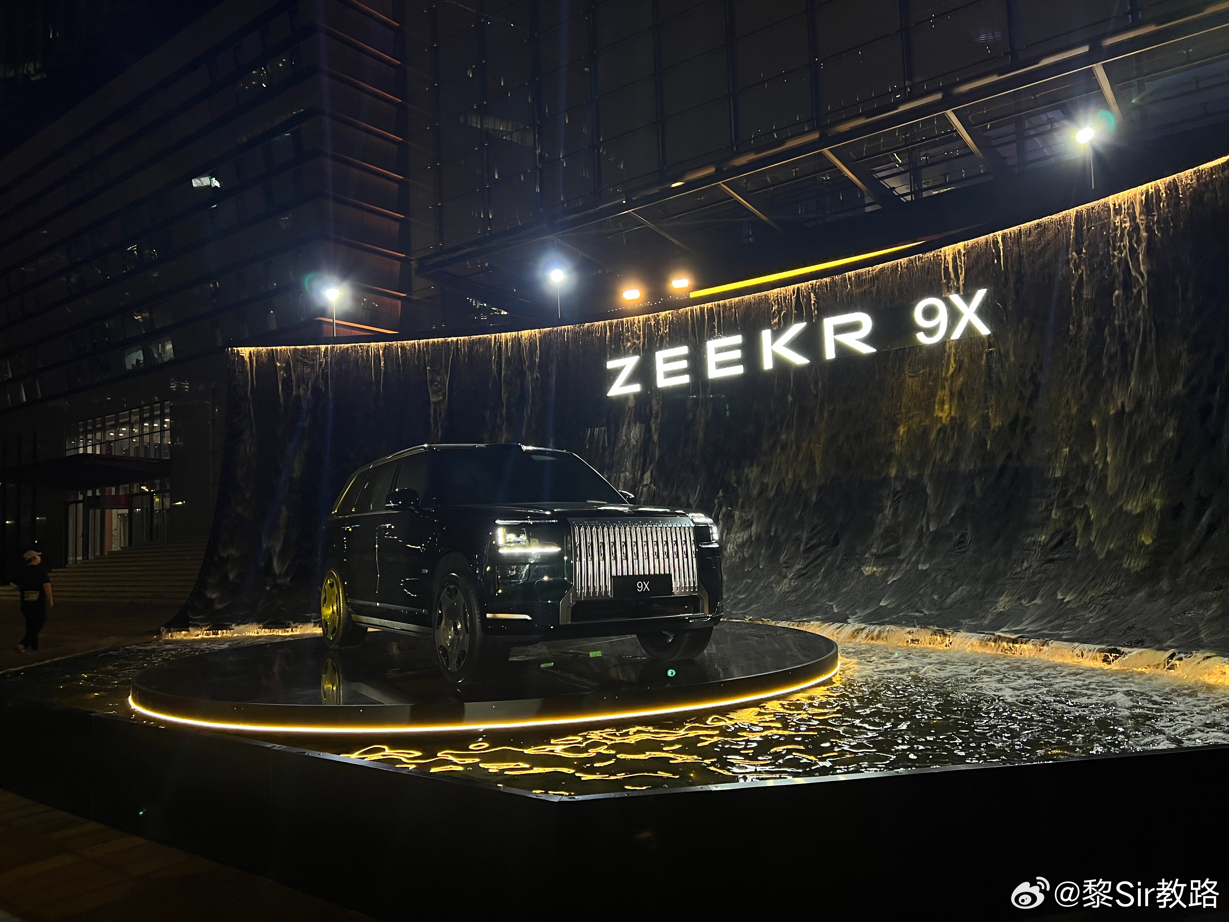 我敢单方面宣布，极氪9X是中国车真顶豪，无定语，无差别打击！！！说在前面，不需要