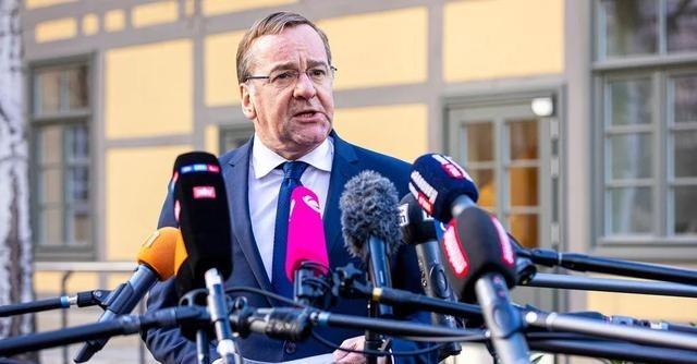 德国也要“顶不住了”！德国国防部长斯托留斯在2026年2月12日直接告诉媒体，