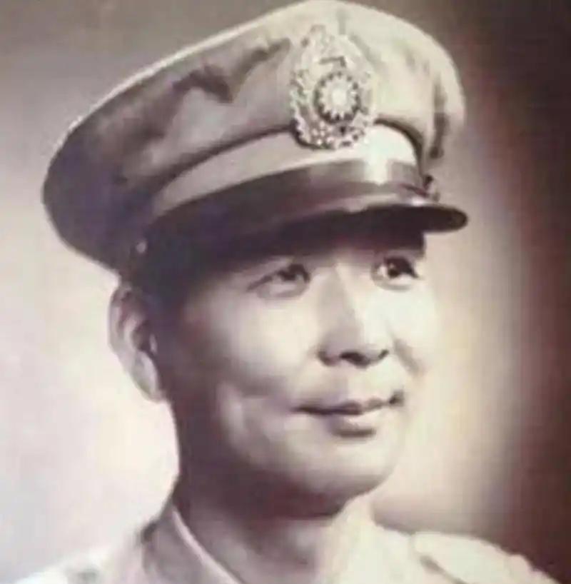 1948年9月，国军十二兵团组建时，陈诚推荐胡琏任司令官，白崇禧说：“胡琏只知打