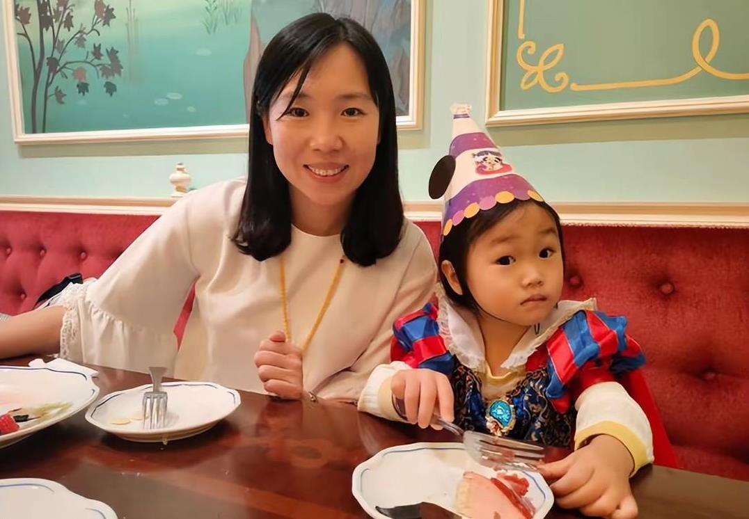 李晓霞全家照曝光！嫁普通人比王楠和张怡宁还要幸福！一场婚礼让大家知道三个大魔王
