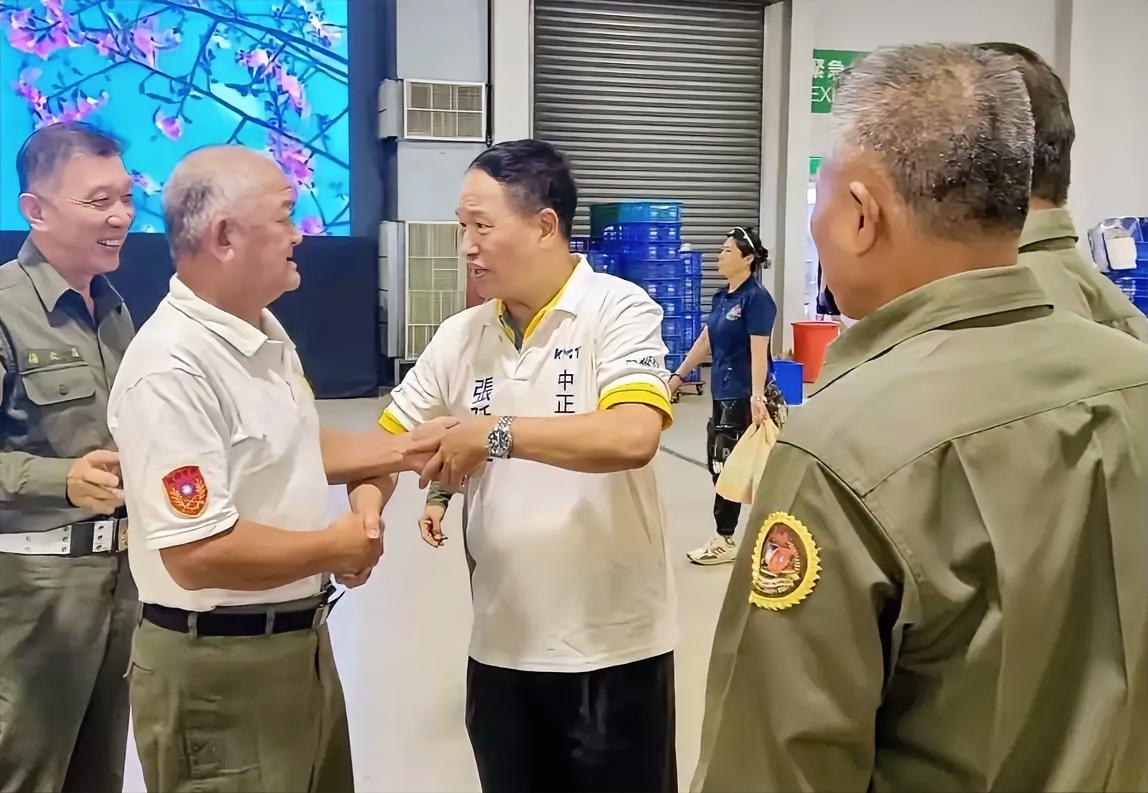 台退役中将张延廷7月9日在脸书发文表示，这两天活动都是纪念“七七事变”抗战，活动