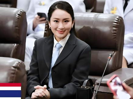 佩通坦单从长相来看，确实没有洪玛奈的妻子漂亮，但佩通坦是那种耐看的女性，初看一般