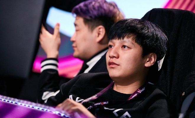 皮鞋讲自己打职业叫创业，说大家都不打，DOTA2哪里来的热度呢，讲道理皮鞋这番话