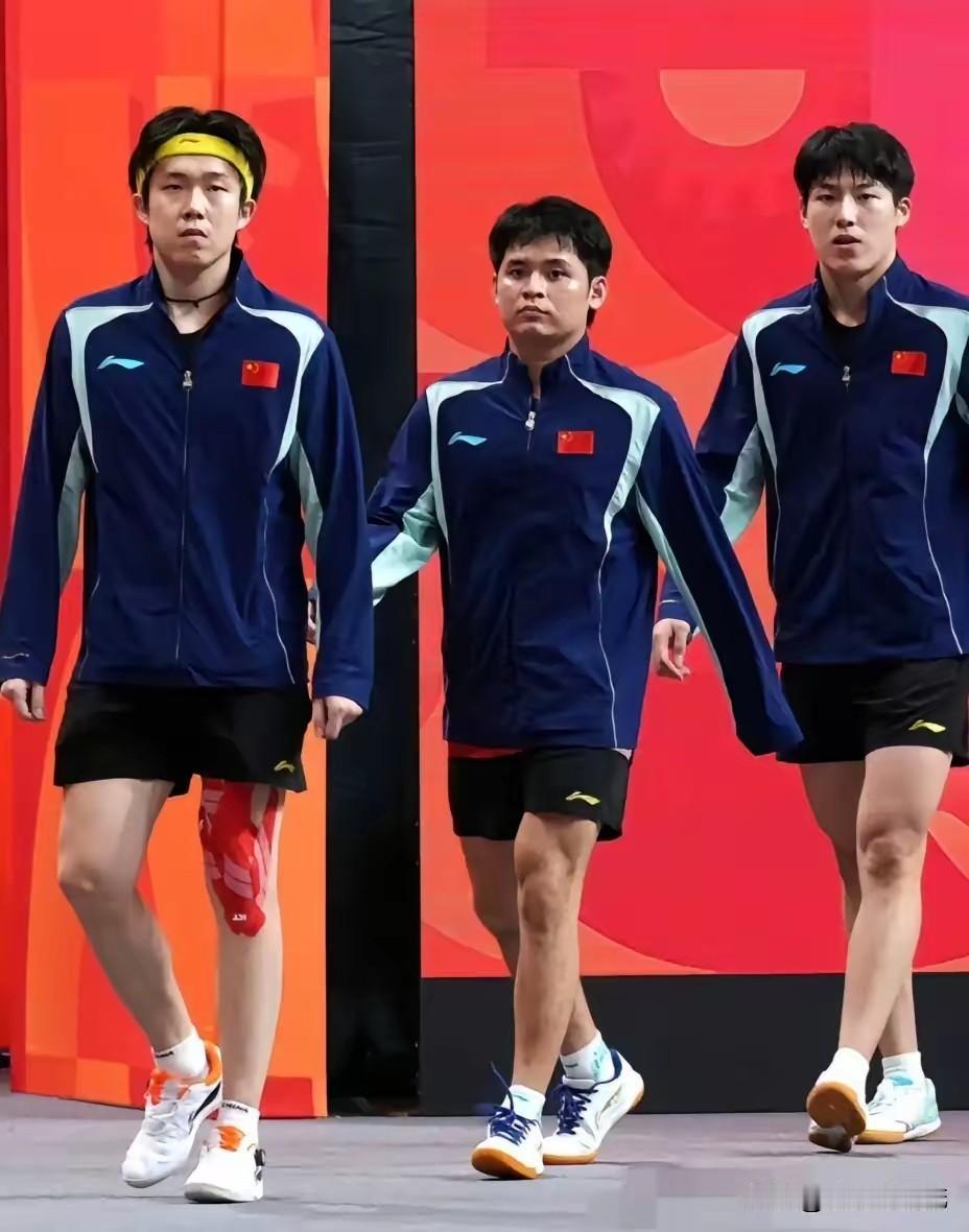 真没想到！国乒男团看着是3比0拿下半决赛，却让我们看到了赛场之下三种不一样