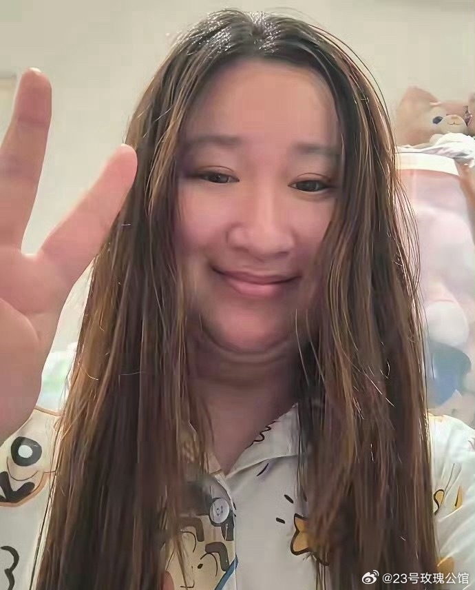 锤娜丽莎真的是减肥越减越好看的代表了