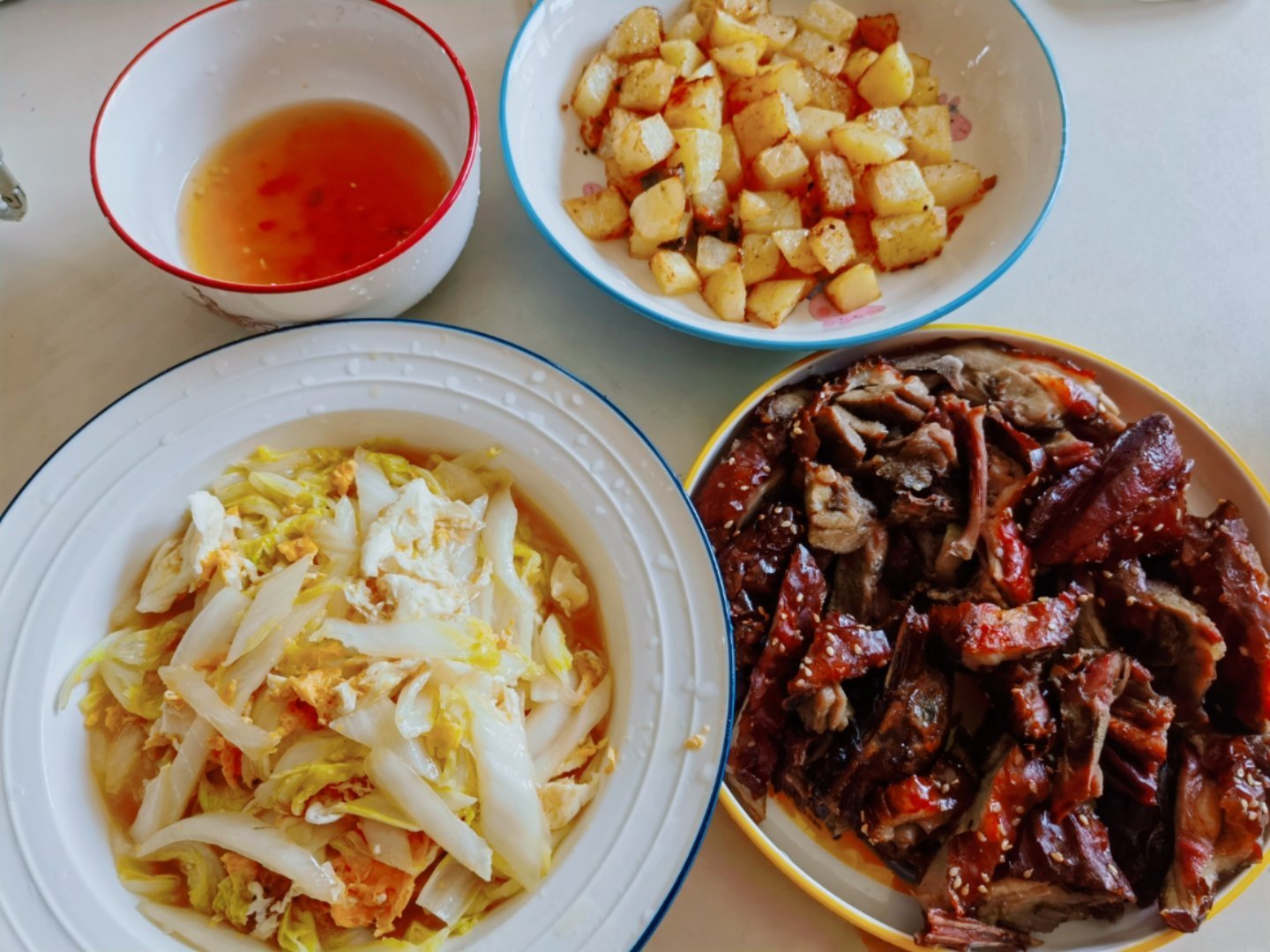 开饭了，饿晕了[爱心]​​​