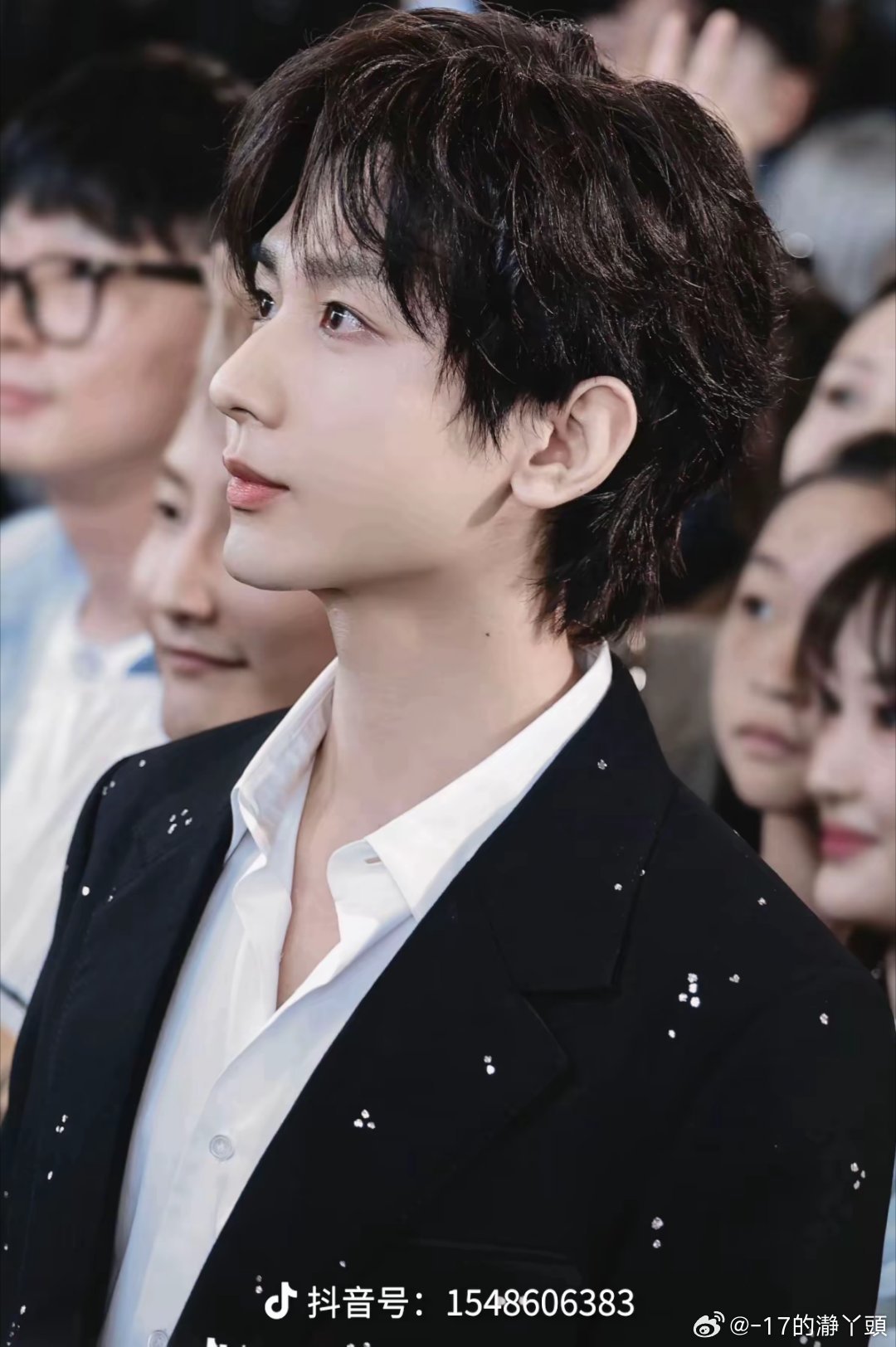 成毅，很开心你说你现在一直都在做自己，人生很短，我们就做自己吧。