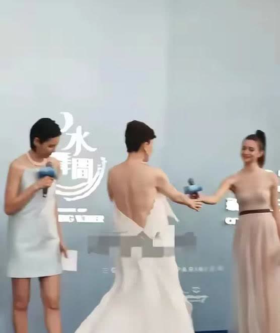 网友：喜欢穿的过于暴露的人，文化修养低，没啥内涵，看看刘嘉玲就知道了。5