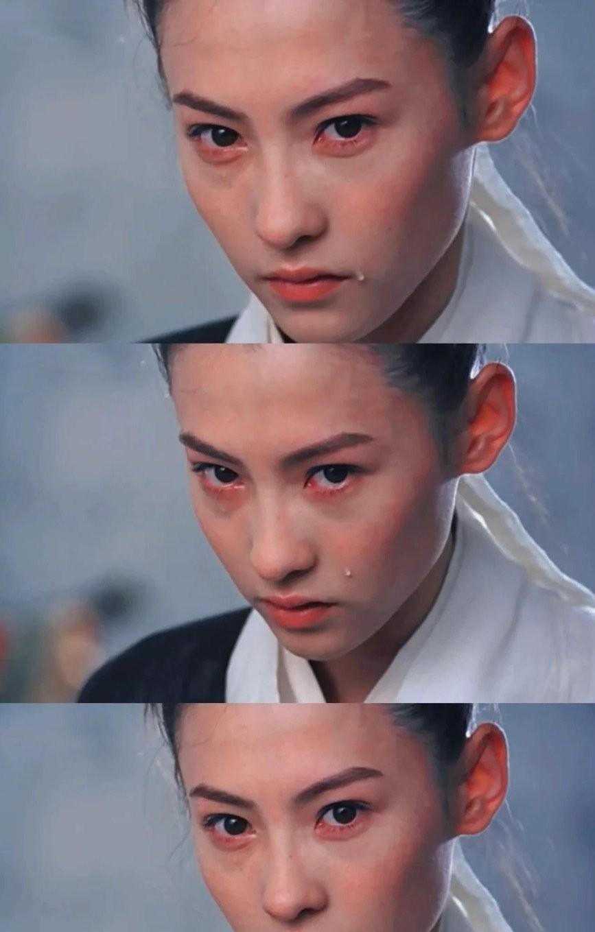 我很吃张柏芝的长相，在我眼里她是顶级的骨相皮相都非常完美的。还有一个是我特别喜