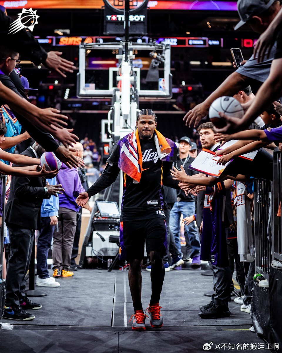 菲尼克斯太阳StephenPG3:德文·布克回归后，杰伦·格林近14场比赛数