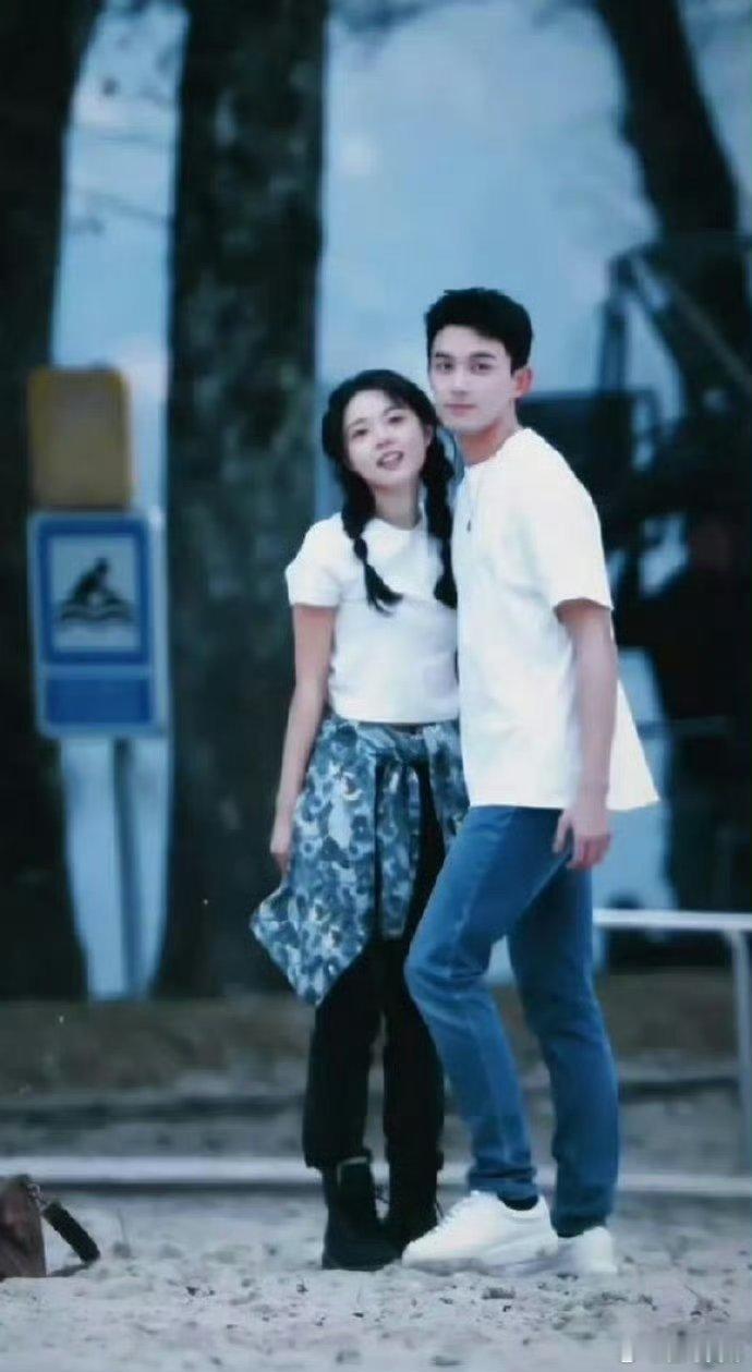 现偶还是要有身高差呀，不然一点性张力都没有