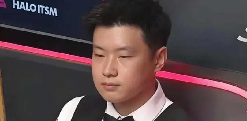 大家排排坐分果果吃喽！凯伦威尔逊输了，英国赛2：4输给了小将穆迪，前面已有赵心