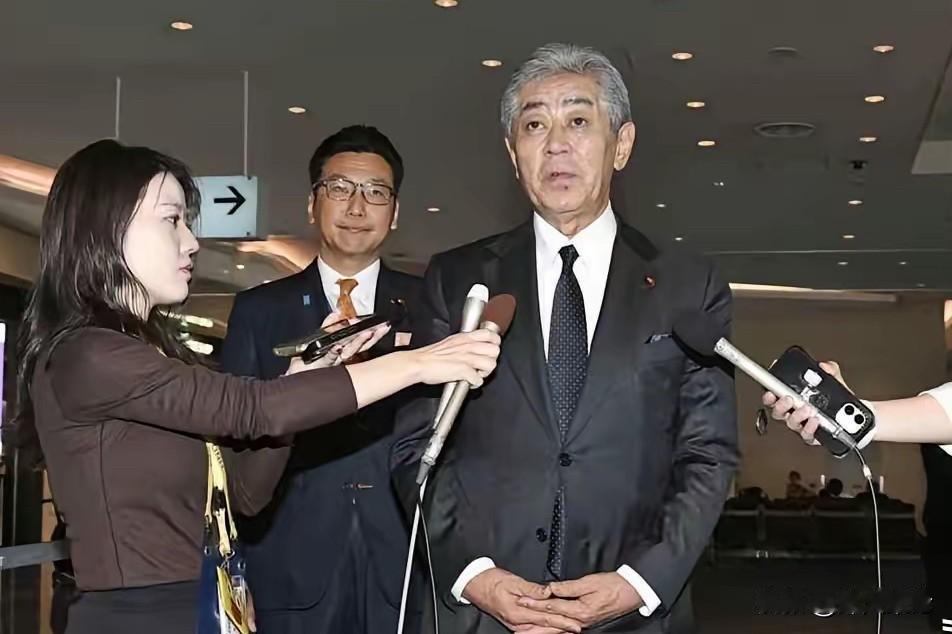 9月27日，日本前外相岩屋毅带着50人团访华，想谈缓和关系、恢复经济。说白了