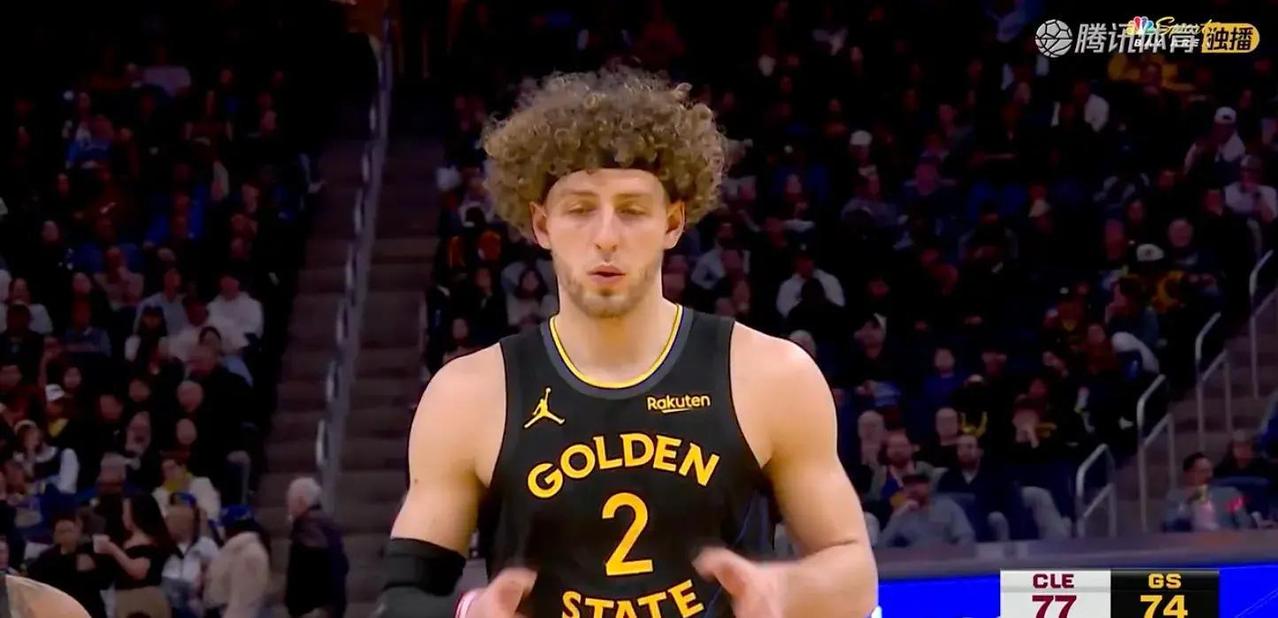 第三节剩2分半，勇士骑士拼到白热化，波杰姆这小子一减速卡位，竟让托马斯·布莱恩特