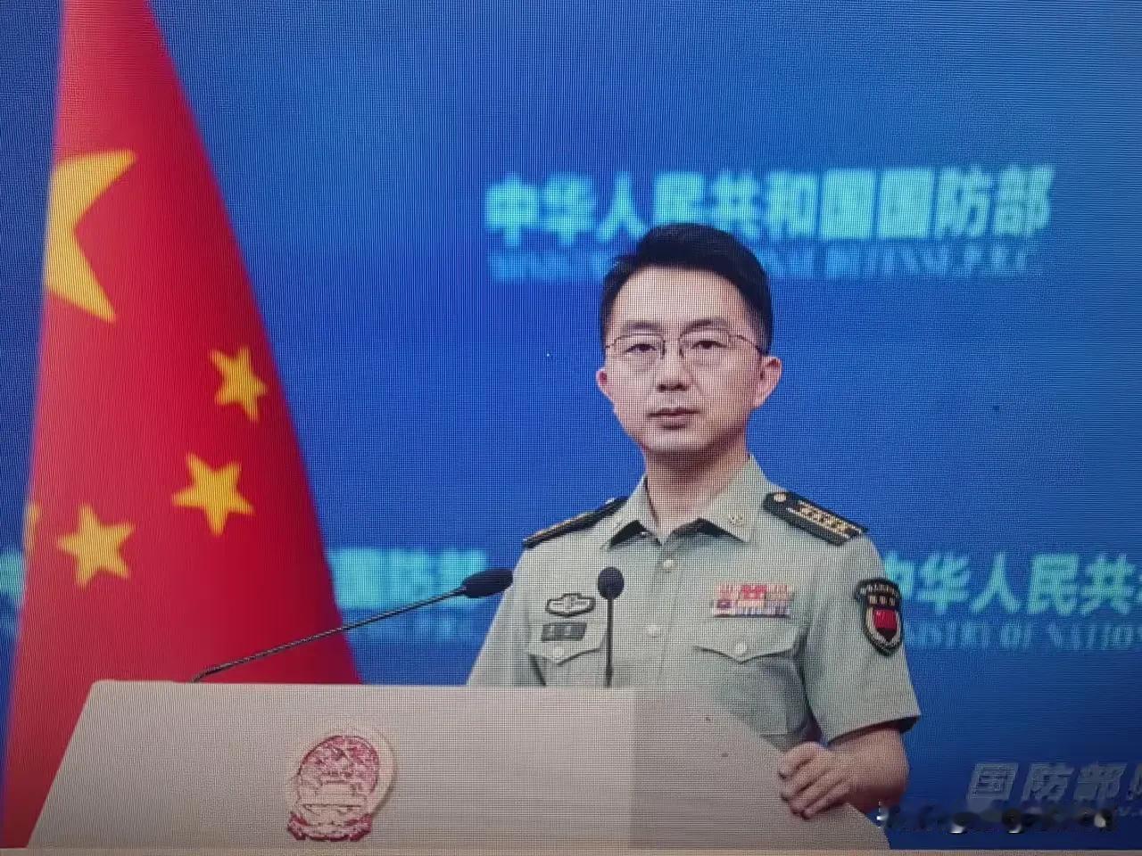 国防部:对台独分子发出最严厉的警告，武装挑衅将会引火自焚。台国防部批准从美国采