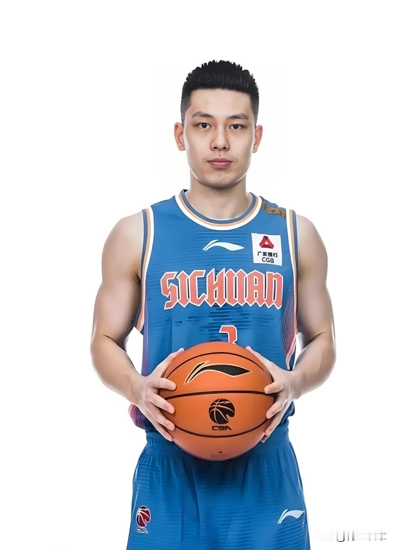 CBA新赛季，四川男篮本土球员合同一览：01、左朕年：C类合同还剩1年