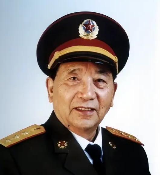 1953年，中南海菊香书屋，毛主席刚递过去一根烟，15军军长秦基伟却摆摆手，说自