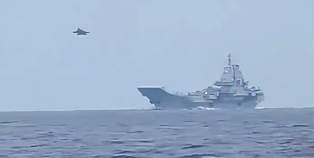 东海爆发大规模对峙？辽宁舰战斗群牛刀小试，日本尝到真正厉害了日本防卫省统合幕