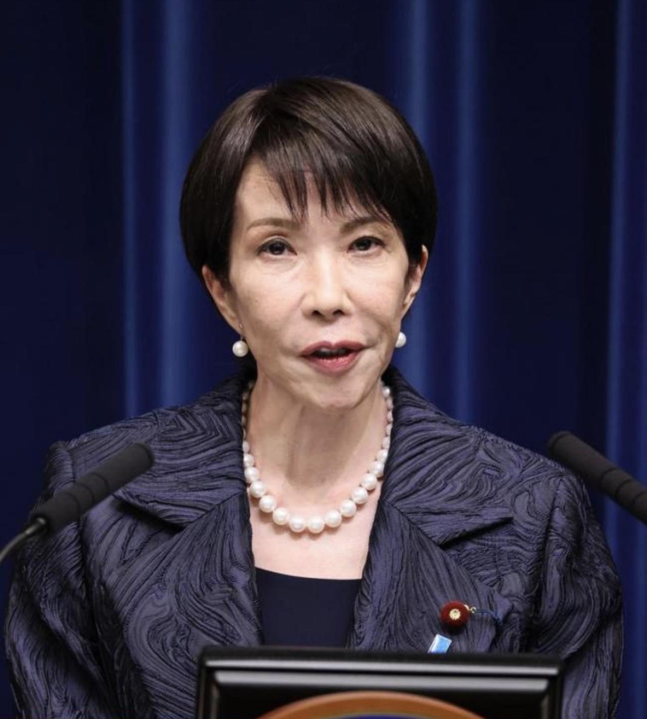 每次我们过年，全世界的很多友好国家的领导人都会跟我们拜年！今年也一样，但是让