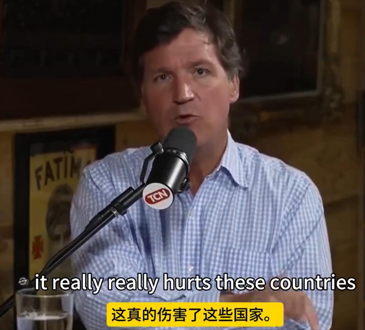 这哥们儿危险了。居然敢公开揭露以色列的勾当。什么勾当？以色列摩萨德，趁着